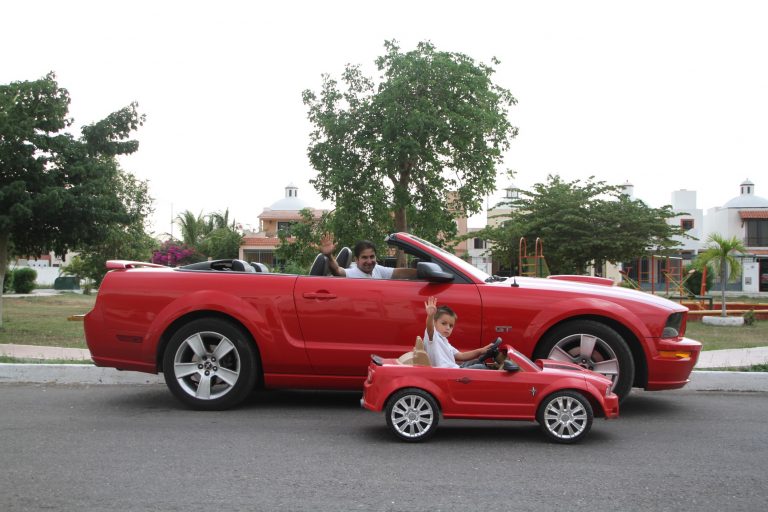 Les critères de choix d’une voiture électrique pour enfant